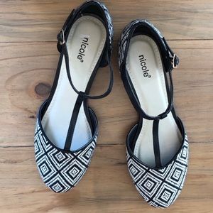 Cute + vintage-inspired flats.